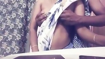 Indian Mature Woman In Tamil