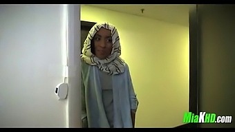 Mia Khalifa Instructs Her Islamic Companion In The Art Of Fellatio