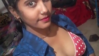 Desi Village Sex With Besiachinu And Nipples