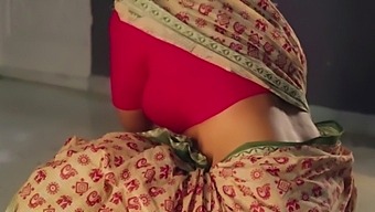 Hot And Steamy Video Of A Seductive Indian Housewife In The Nude