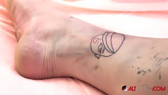 Big Tits Brunette Gets Tattooed And Fucked By Evilyn